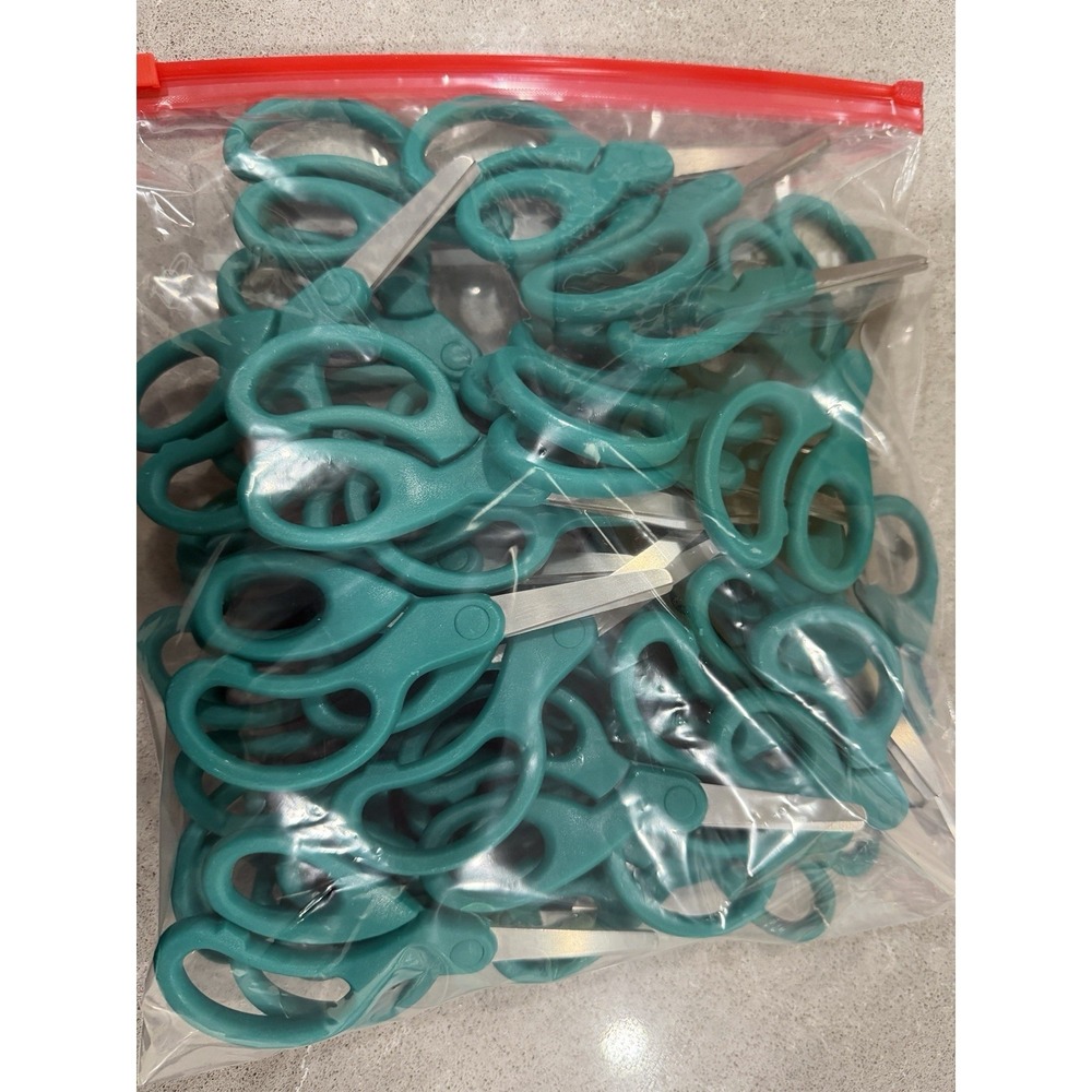Lot of 39 Scissors - School - Small-Rounded Tip